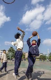 保罗·乔治跌出东部前20名